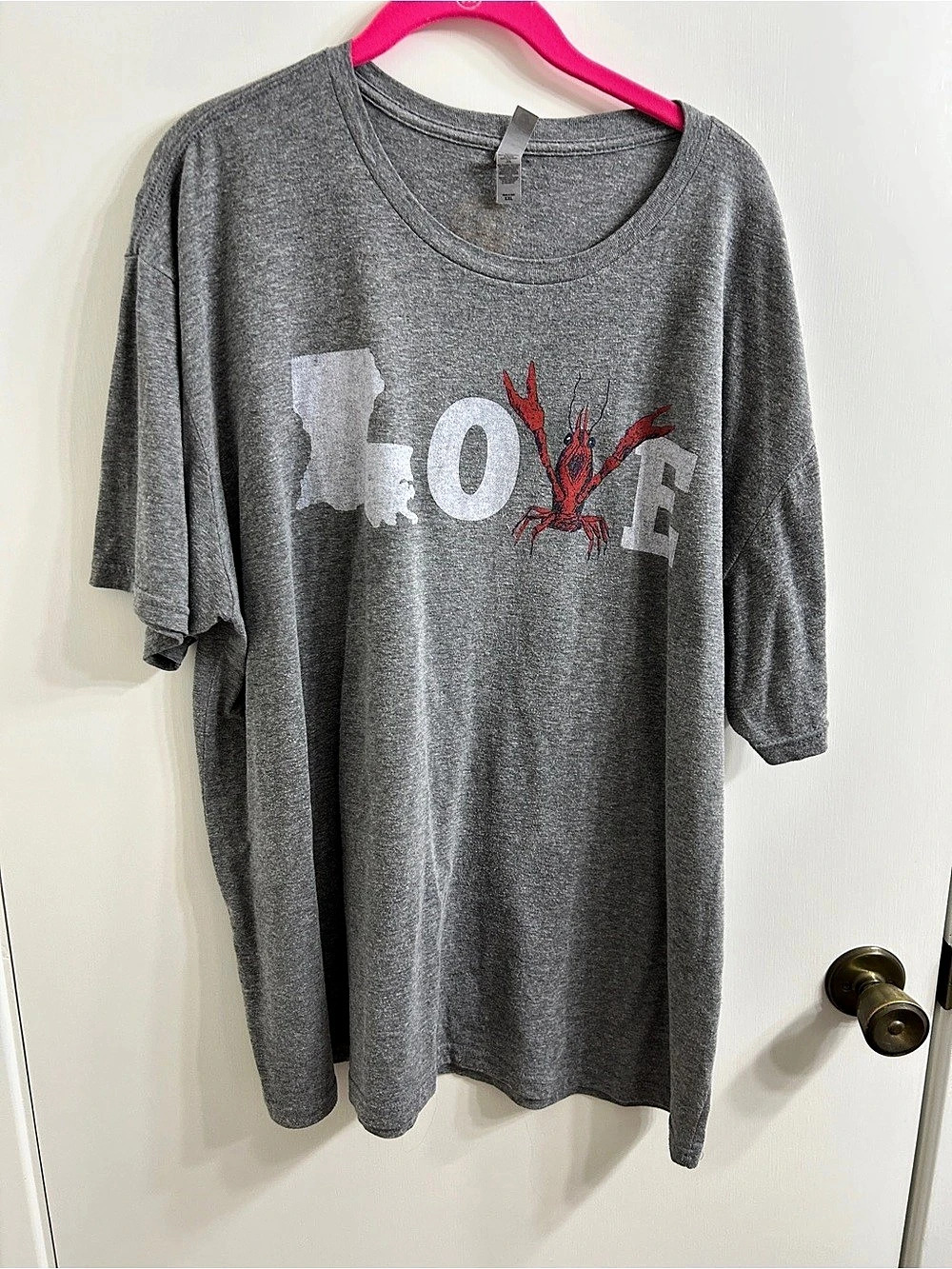 Mr P’s Tees Crawfish Love 
 Graphic Short Sleeve Tee XXL Gray